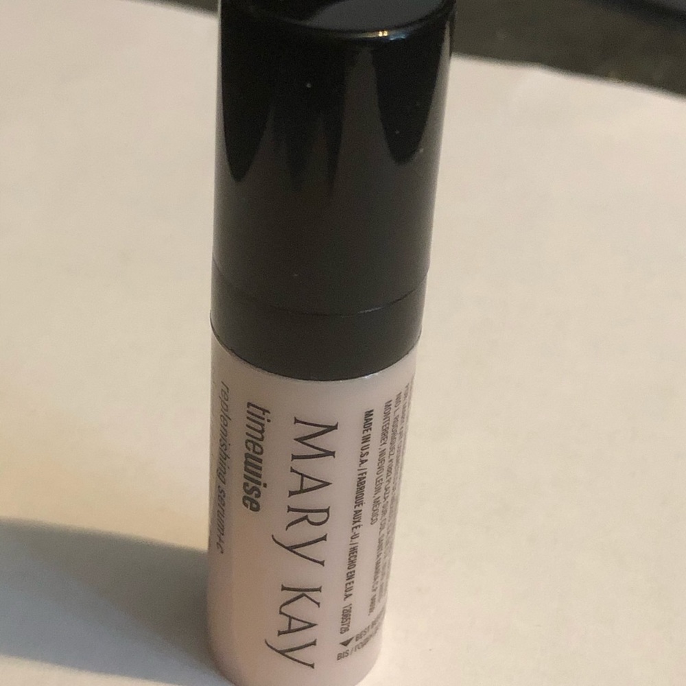 Mary Kay replenishing serum + C